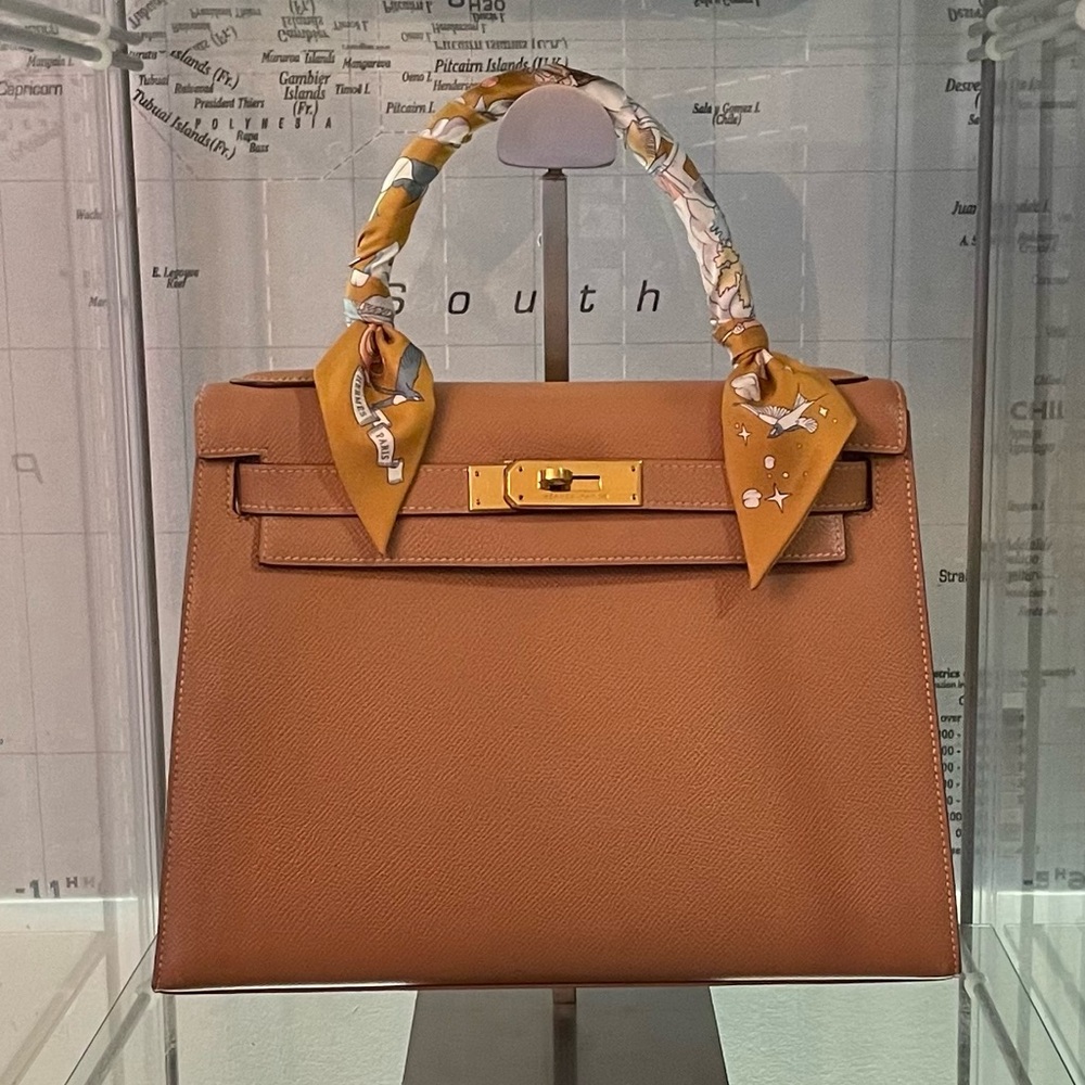 SOLD Hermes vintage Kelly 28 Sellier Courchevel leather Gold with gold hardware